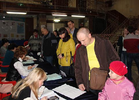 ���� ����������� � ������� ������ �� 12.00 ��������� 23,52%