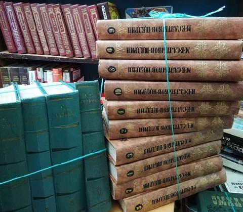 Книга 100 великих мастеров прозы. Прочитать 500 книг. Национальная библиотека янао. Елнатская средняя школа. Елнатская администрация.