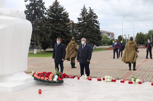 ������� ������� ������ ������, �������� � ���� ������� ������������� �����