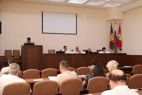 20  2025         , 83-          